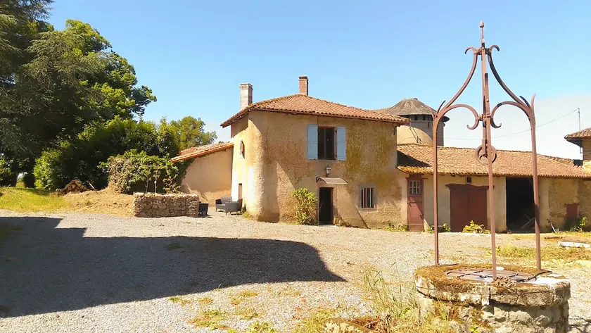 Spacious, unique & characterful - Image 1
