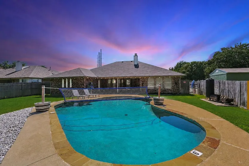 4BD/2BA Bohemian x Southern Getaway w Pool+Cinema - Image 1