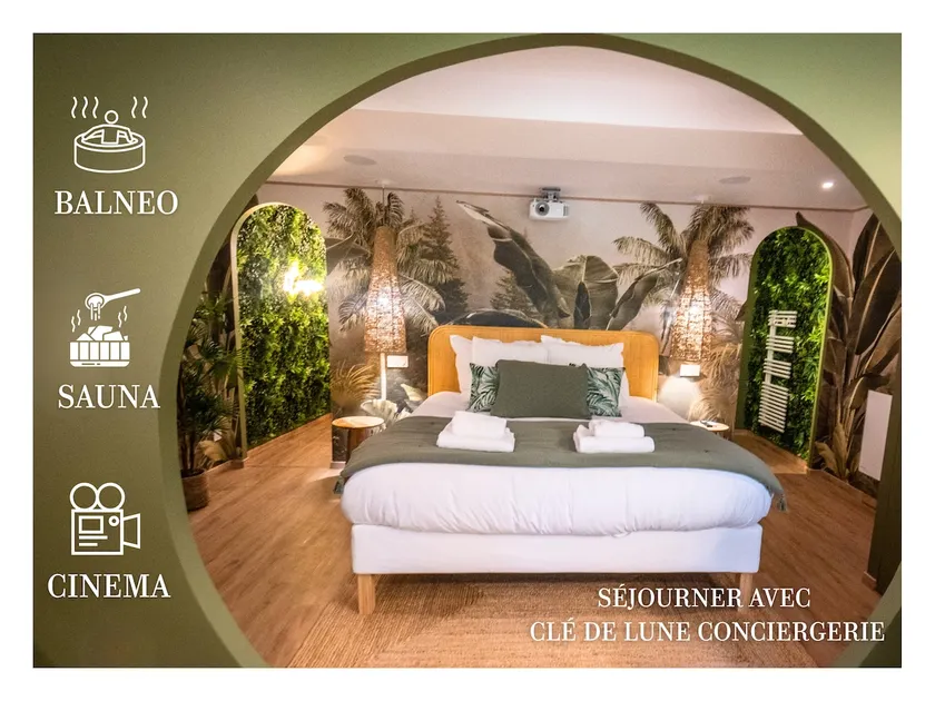 Escape - Suite with Balneo and Sauna - Downtown - Image 1