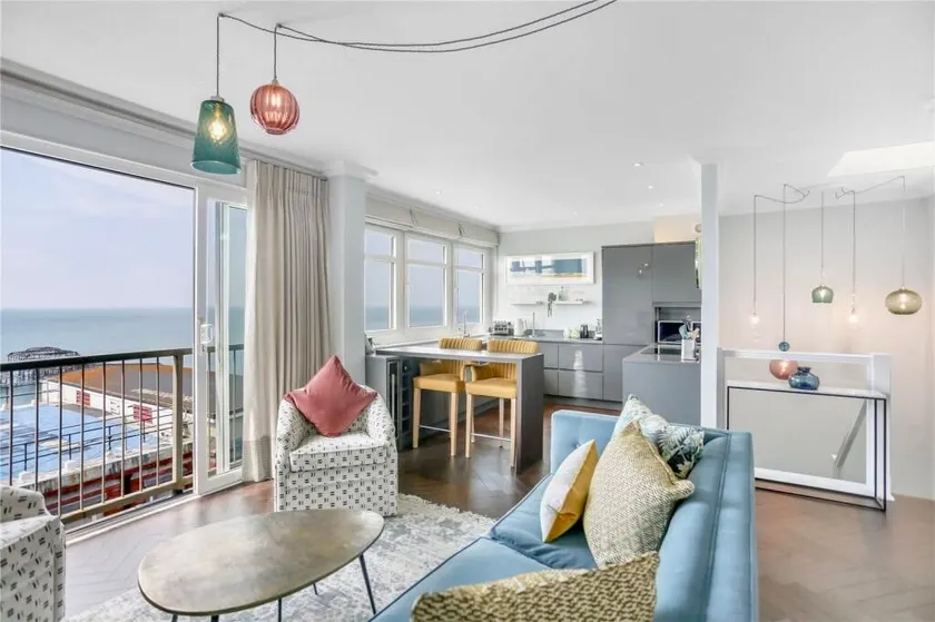 Designer Sea View Flat | Inside Hilton Brighton - Image 1