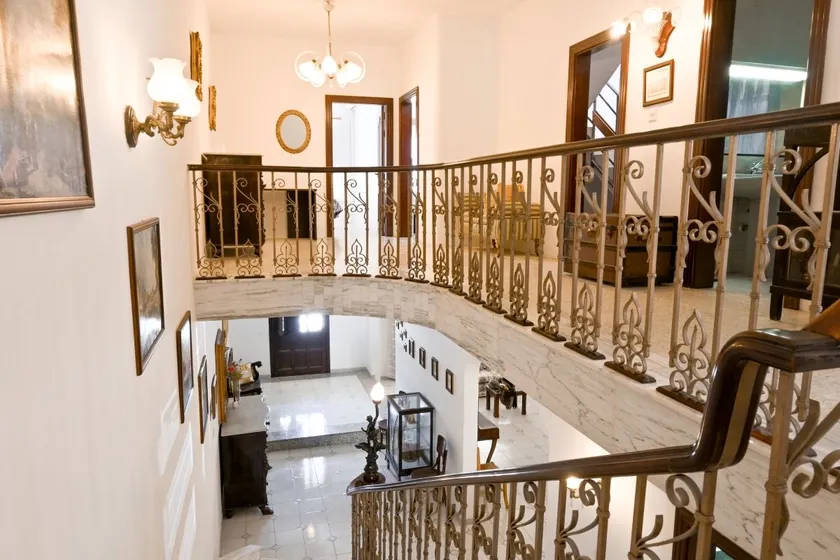 7 Mediterranean Villa - Image 1