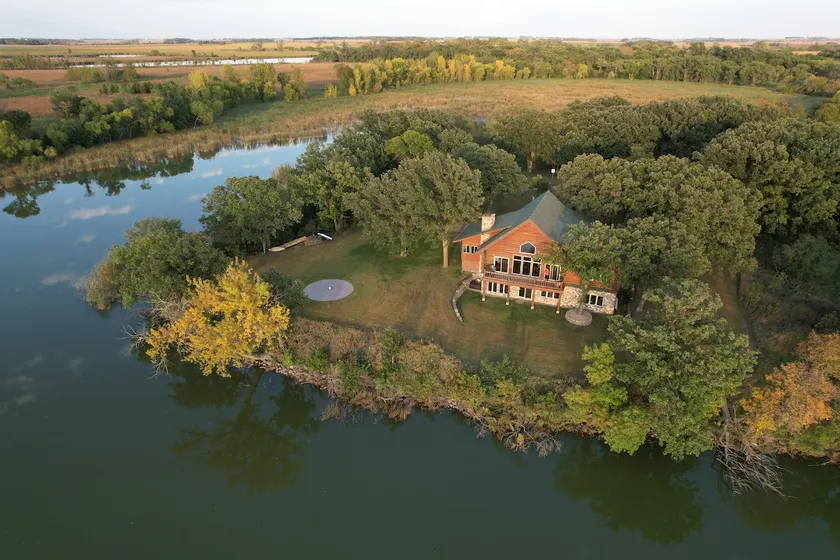 Bentsen Bay Lodge - Image 1