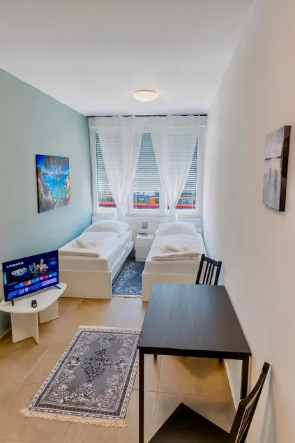 City apartment no. 12 with comfort - Image 1