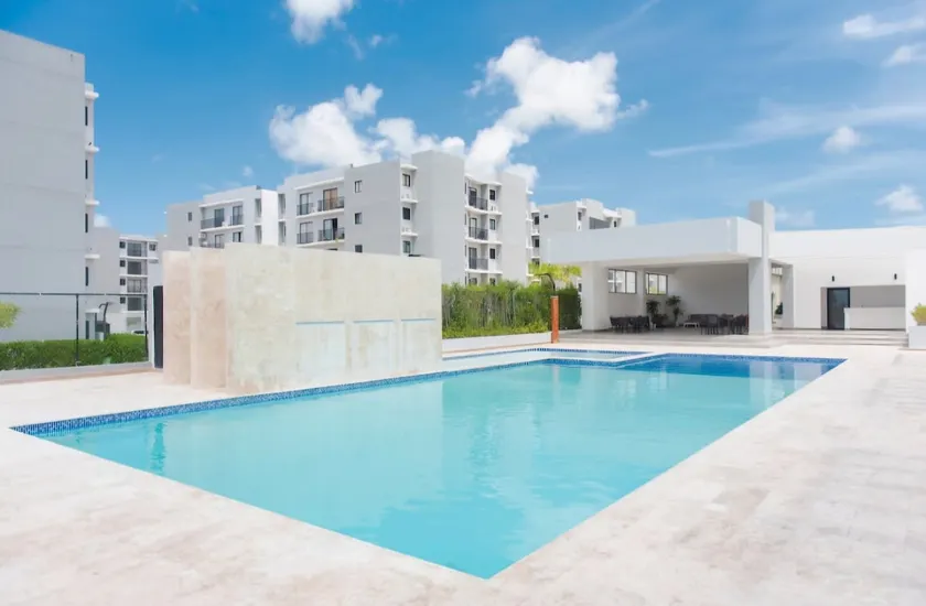 Tropical Lair, Pool, Gym - Image 1