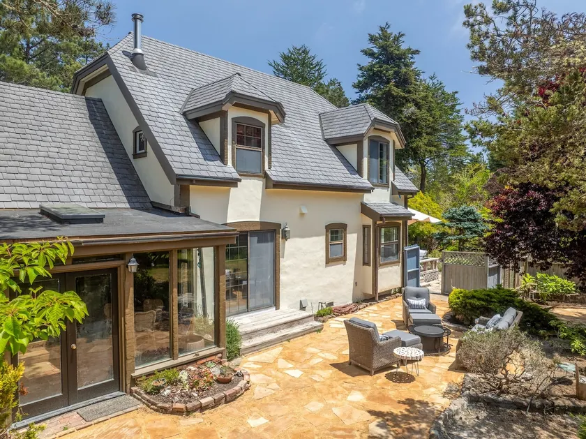 Mendocino Village Historic Home Near Ocean - Image 1