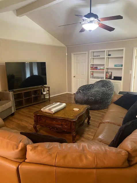 Beach Retreat Farmhouse - Image 1