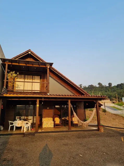 Lakeside chalet - Image 1