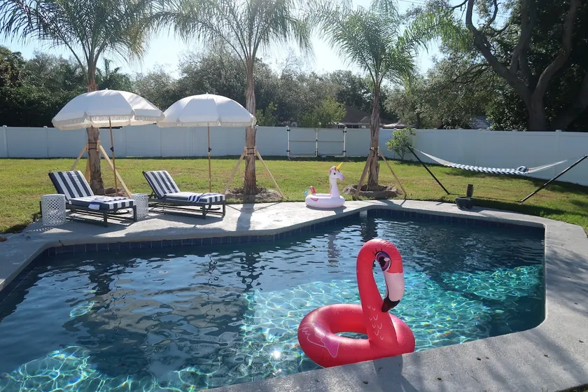 Ping Pong• Pets• DT 10 mins• BBQ• King• Fast Wifi - Image 1
