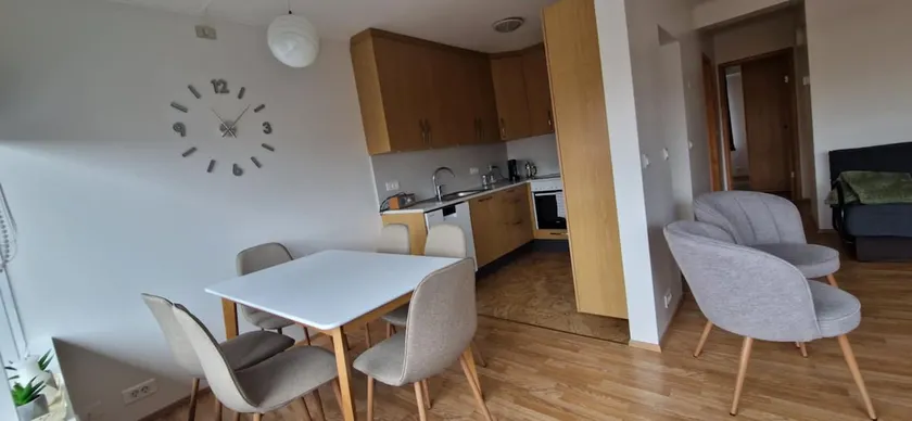 Bright, cozy ground floor flat - Image 1