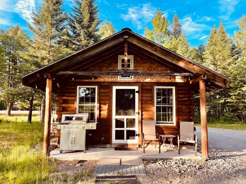 Pleasant Prairie Cabin - Image 1