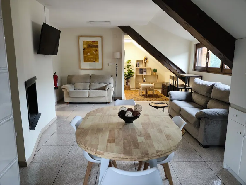 Cozy penthouse with views of Isaba and the mountains - Image 1