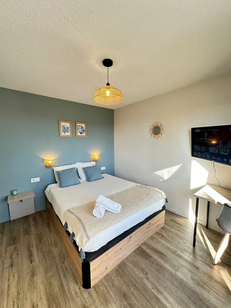 Aparthotel with Balcony/Netflix Avignon TGV Station - Image 1