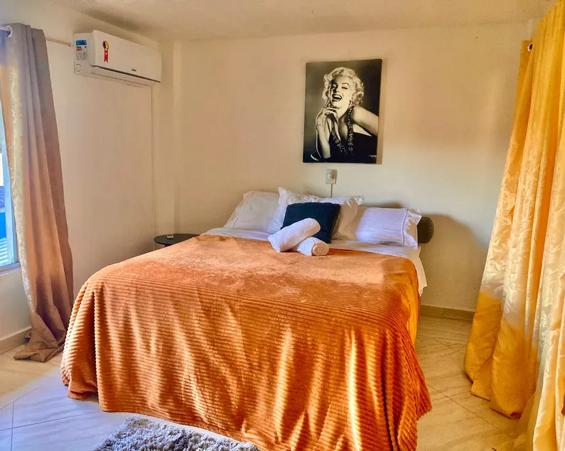 Central and Cozy Loft – Next to the Forum - Image 1