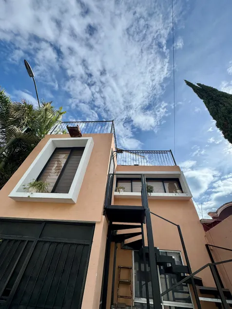Apartment in Hacienda los Fresnos, gated community - Image 1