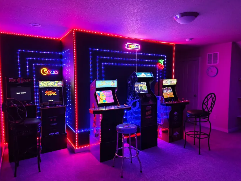 Retro Arcade Paradise/4-BR, Hot Tub, Sauna & Green - Image 1