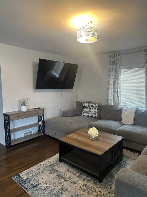 Great Lakes Family Home - Image 1