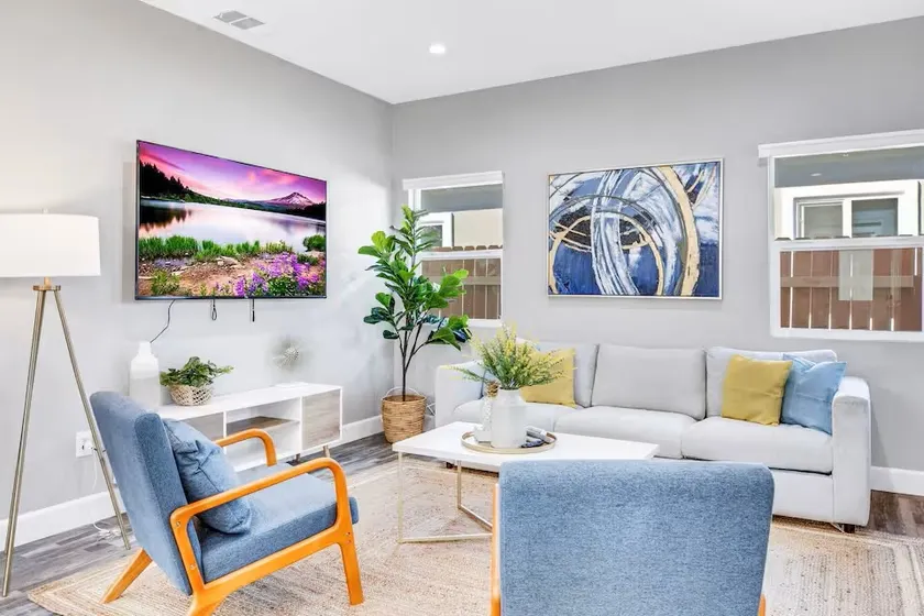Designer Home Norwalk Minutes to Disneyland - Image 1