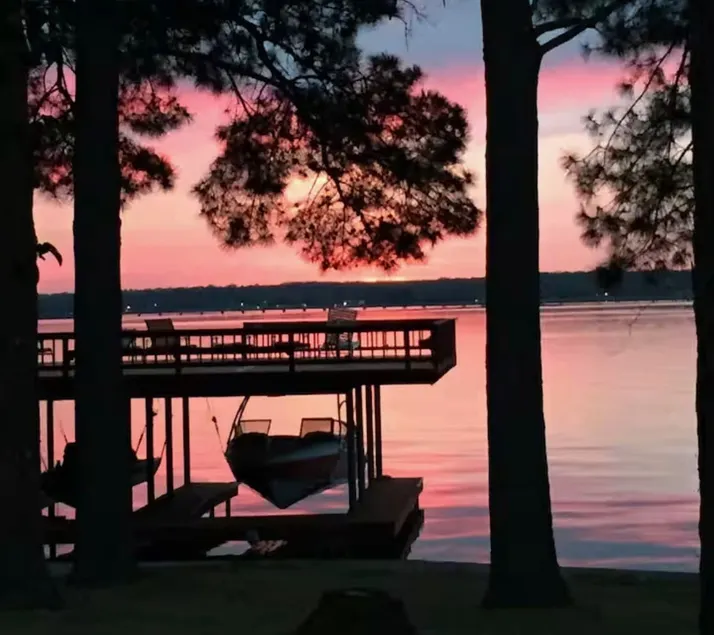 Lakefront Cabin Cedar Creek |Boat Dock | Sleeps 13 - Image 1