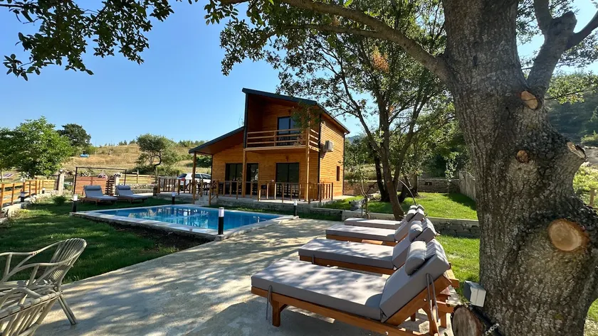 Green Oasis - Image 1