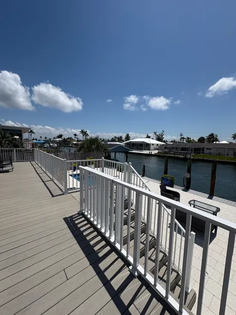 Paradise on the Water! - Image 1