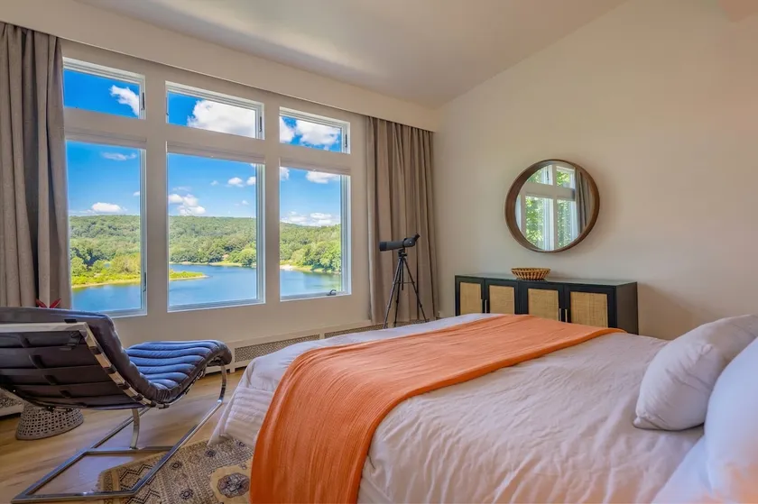 Hilltop's River Penthouse - Image 1