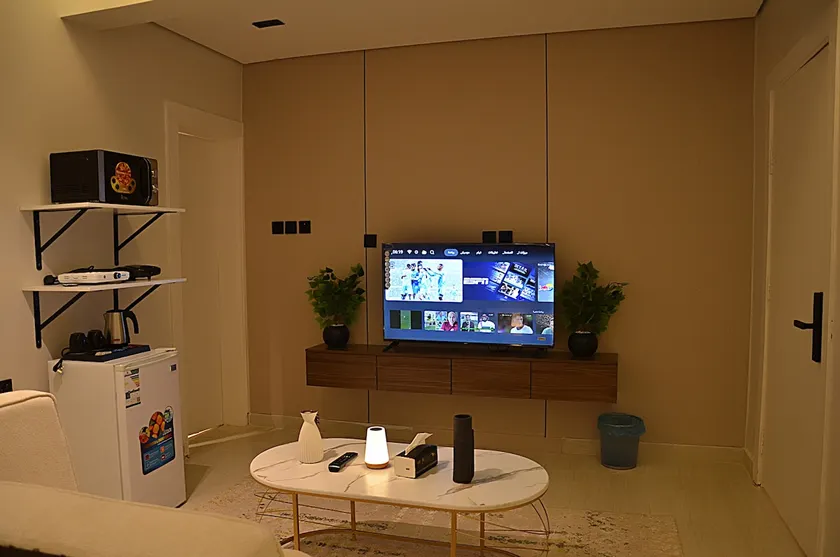 2/ Hotel-style studio with everything you need - Image 1