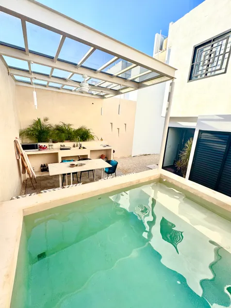 House with pool in a private residential development - Image 1