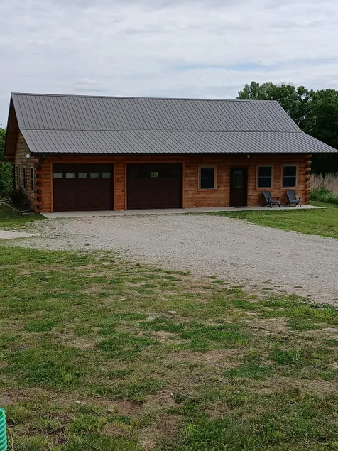 Lakeside Outdoors, Vacation Cabin - Image 1