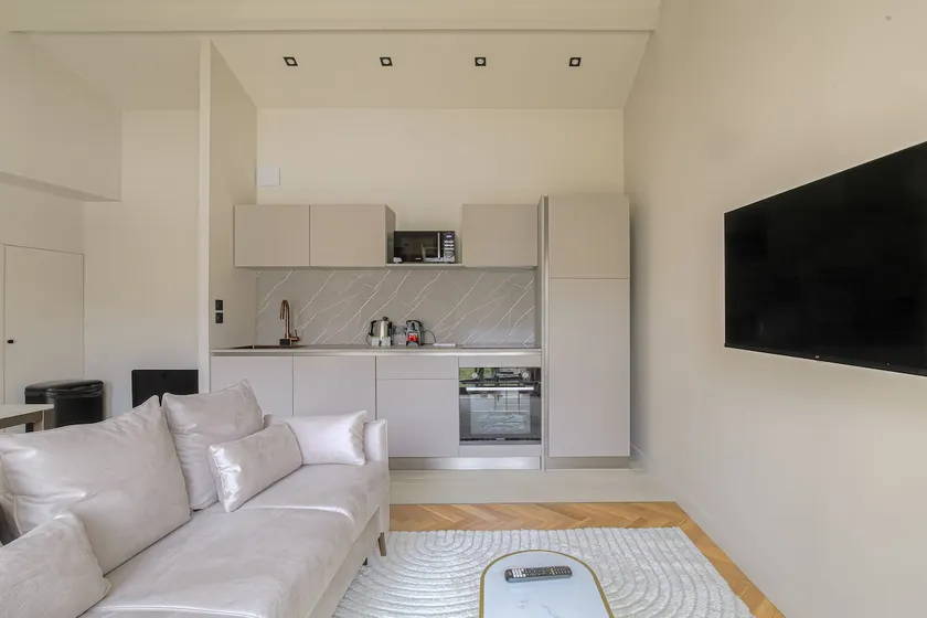 Bright new apartment – 6 people, parking - Écully/Lyon - Image 1