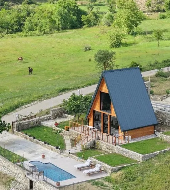 Nora's Chalet - Image 1