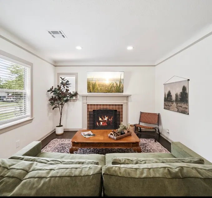 Boomtown Bungalow/King Beds/Covered Patio - Image 1