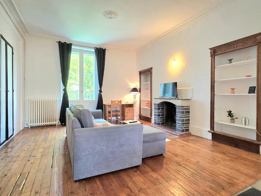 Haussmann-style two-room apartment |Terrace - Image 1