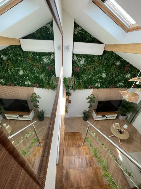 Air-conditioned loft with hanging net, for couples, families & professionals - Image 1
