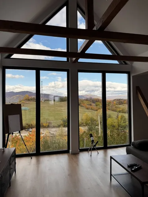 Sunset Hills Chalet - Image 1