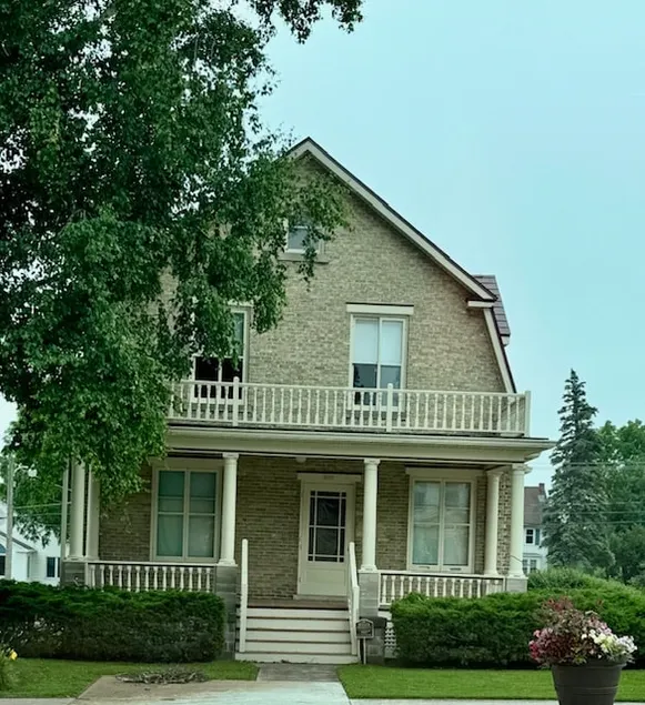 Fallon House in Kiel close to Road America - Image 1