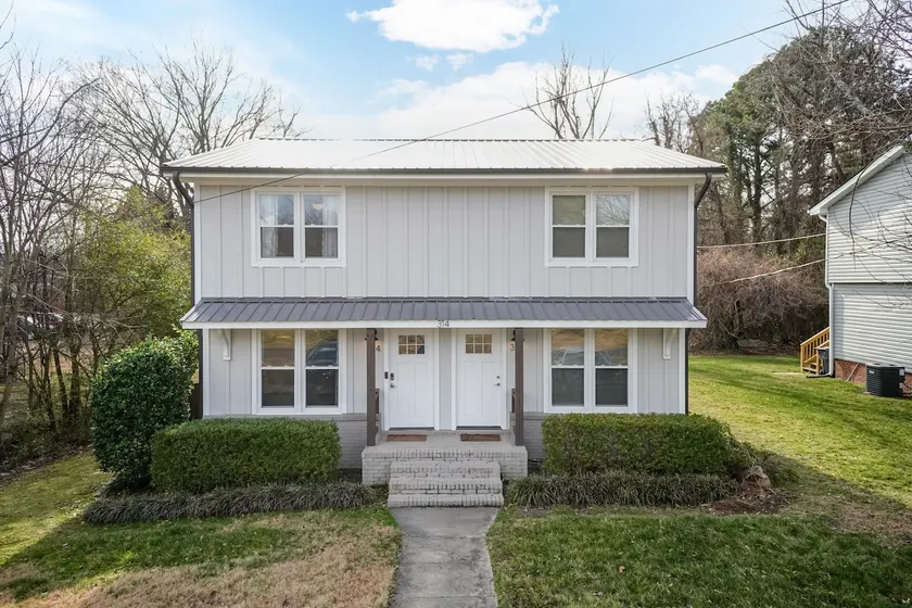 Private, Updated Townhouse in DT Apex - Image 1