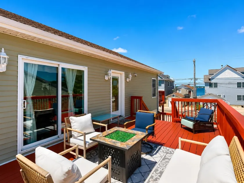 Game Room, Kayaks, Steps to the Ocean! - Image 1