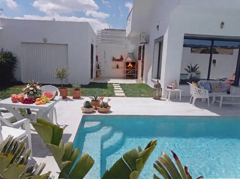 Villa paradise: pool, beach & nature - Image 1