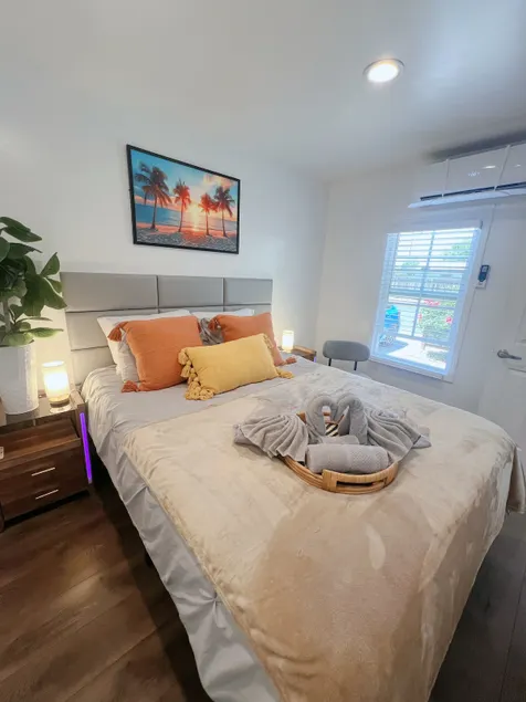 Private 1BR Unit 2 in Triplex Home/Caltech/PCC - Image 1