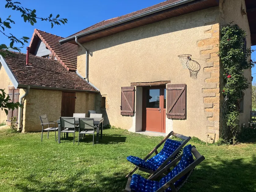 Gîte du Poisson Rouge, grand terrain, cheminée, 10 min Arbois - Image 1