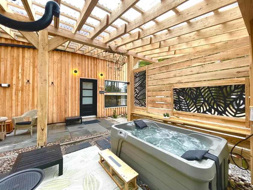 Le 1040, queen size bed, 2 single beds and spa. 9 min from Parc N - Image 1