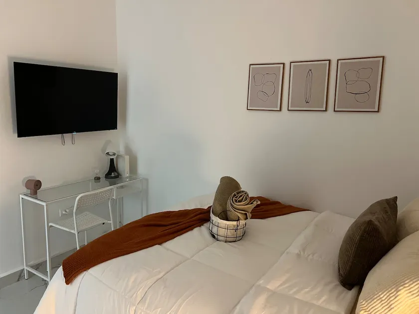 Los Angeles Suite - Image 1