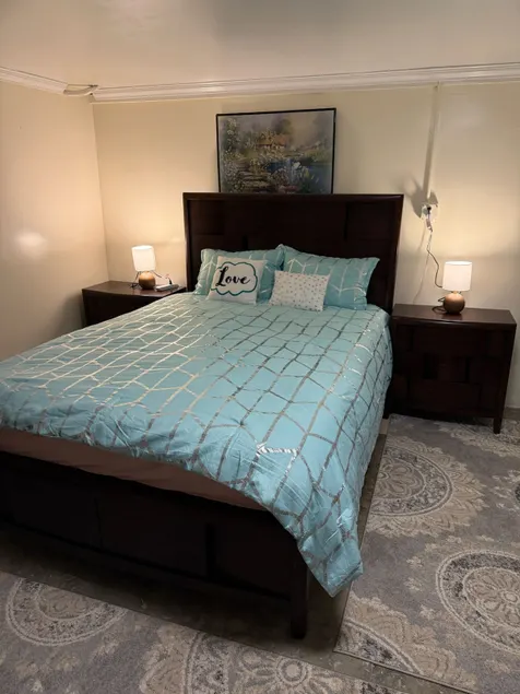 Basement Large Studio Apartment - Image 1