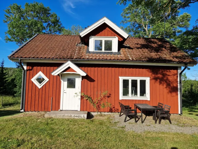 Cozy cottage in the countryside - Image 1