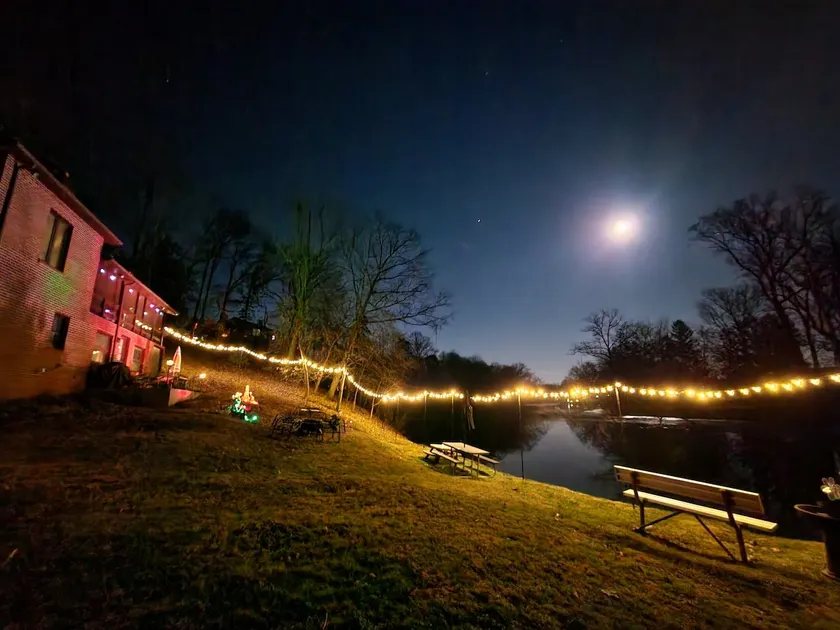 Private waterfront home, close to Gettysburg - Image 1