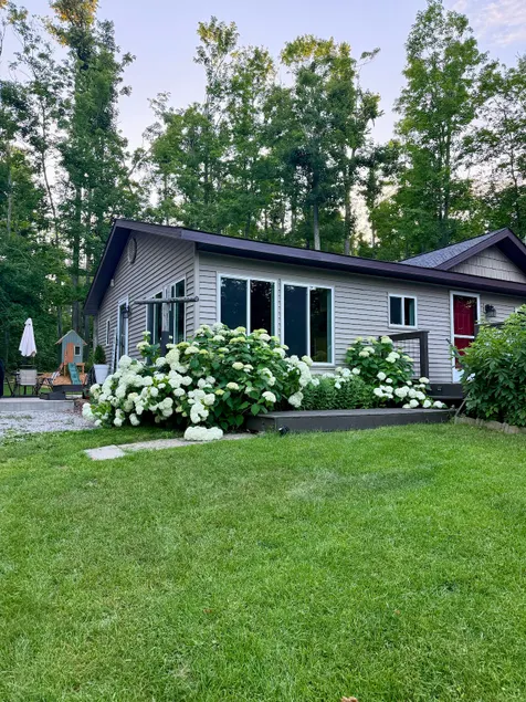 Up North Escape • AC • PetFriendly • Near Lakes - Image 1