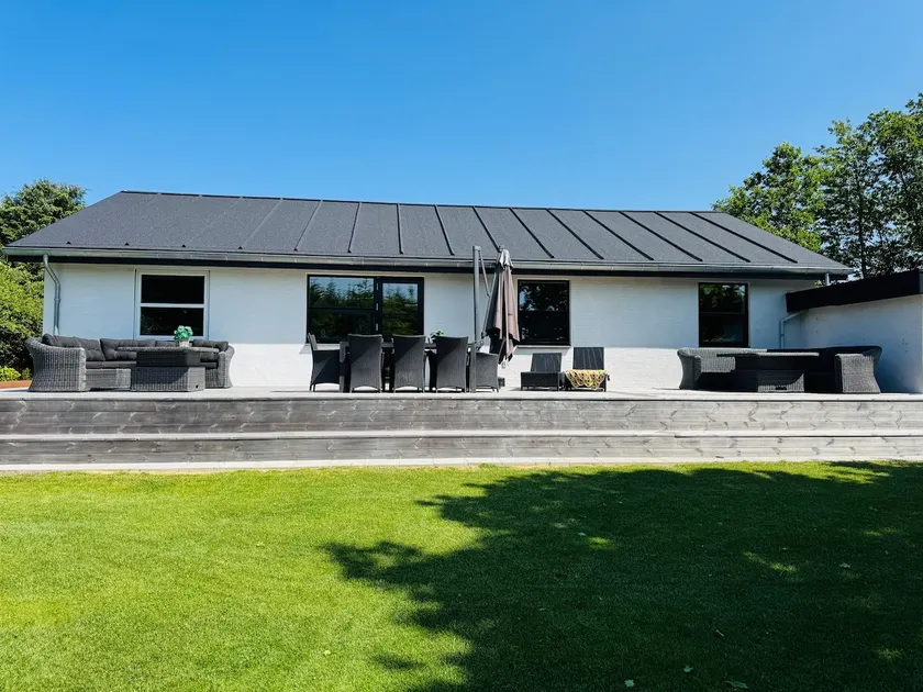 Close to Legoland and Givskud Zoo Room for 10 people. - Image 1