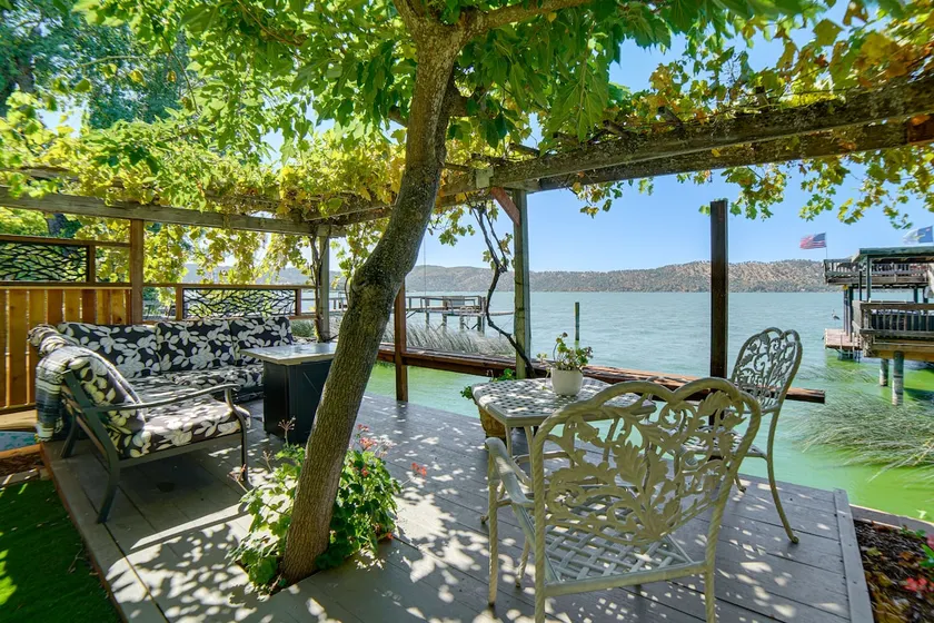 Shared Boat Dock at Clear Lake Couple’s Retreat - Image 1