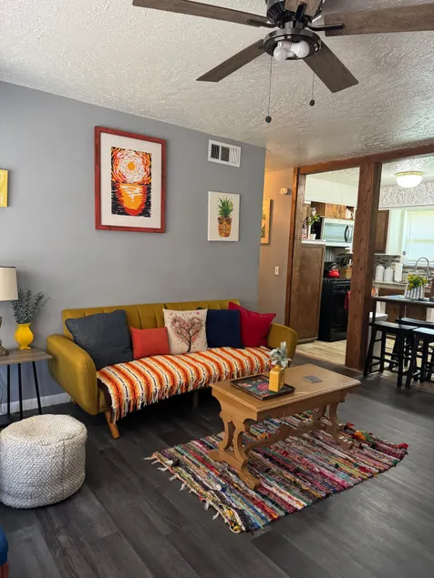 Peace and Sunshine in Midwest City - Image 1