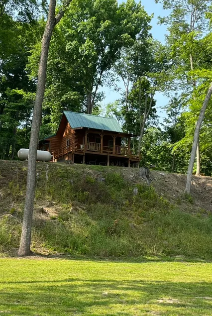 Cozy Creekside Cabin - Image 1